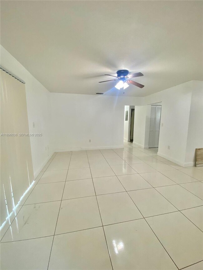 Building Photo - 12 Andros Rd