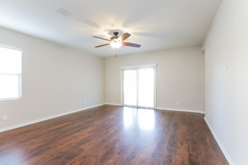 Building Photo - 24656 W Mobile Ln