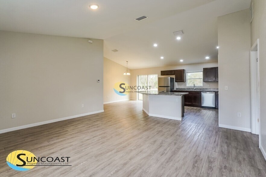 Building Photo - 10 Juniper Trail