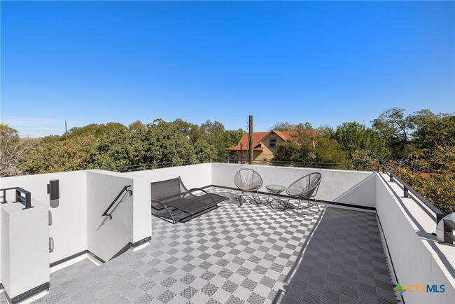 Building Photo - 1210 Angelina St