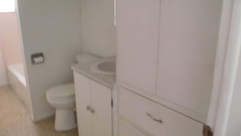 Bathroom - 3593 S 5650 W