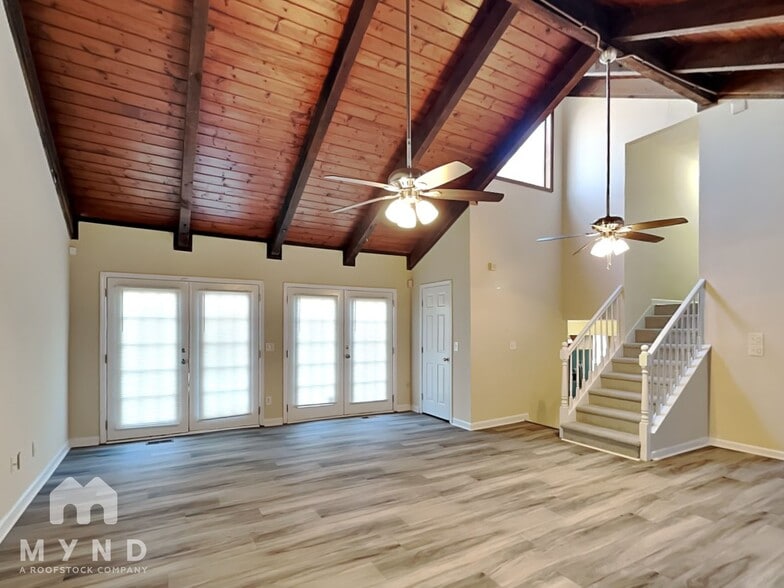 Building Photo - 195 N Fayette Dr