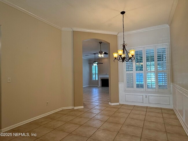 Building Photo - 12196 Lake Fern Dr
