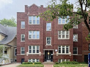 Building Photo - 5454 N Paulina St