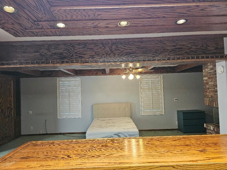 Building Photo - 3934 Alonzo Ave