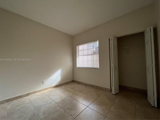 Building Photo - 671 Cypress Lake Blvd