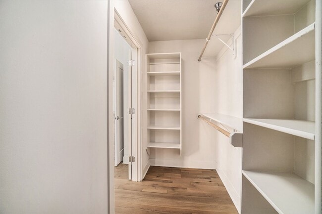 Building Photo - Modern 1 Bedroom, 1 Bath Apartment Home  Located In Historic Westport
