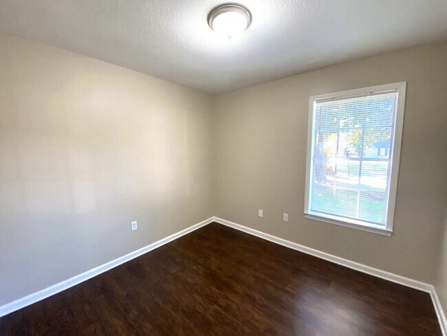 Building Photo - 3680 Moccasin Cove