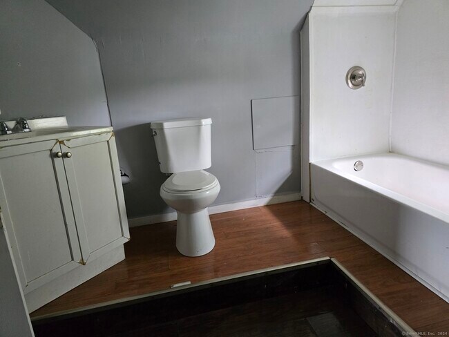 Building Photo - 27 Platt St