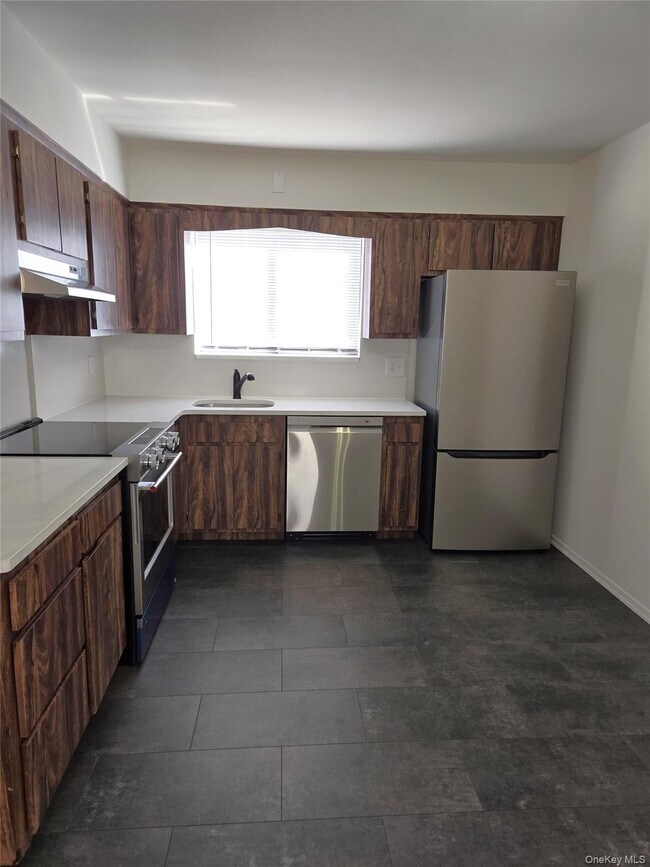 Building Photo - 74 Ashwood Rd