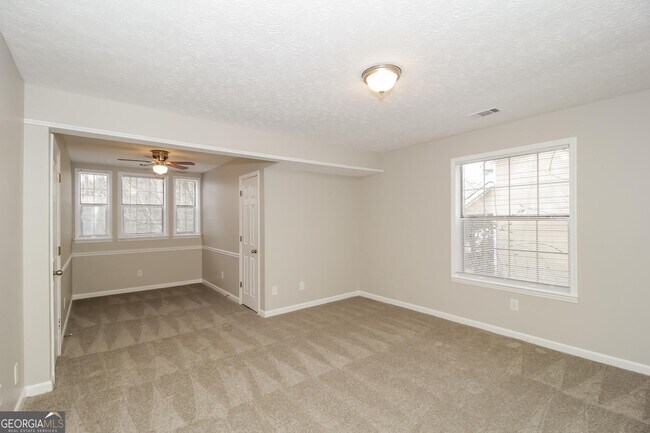 Building Photo - 3204 Rimrock Dr