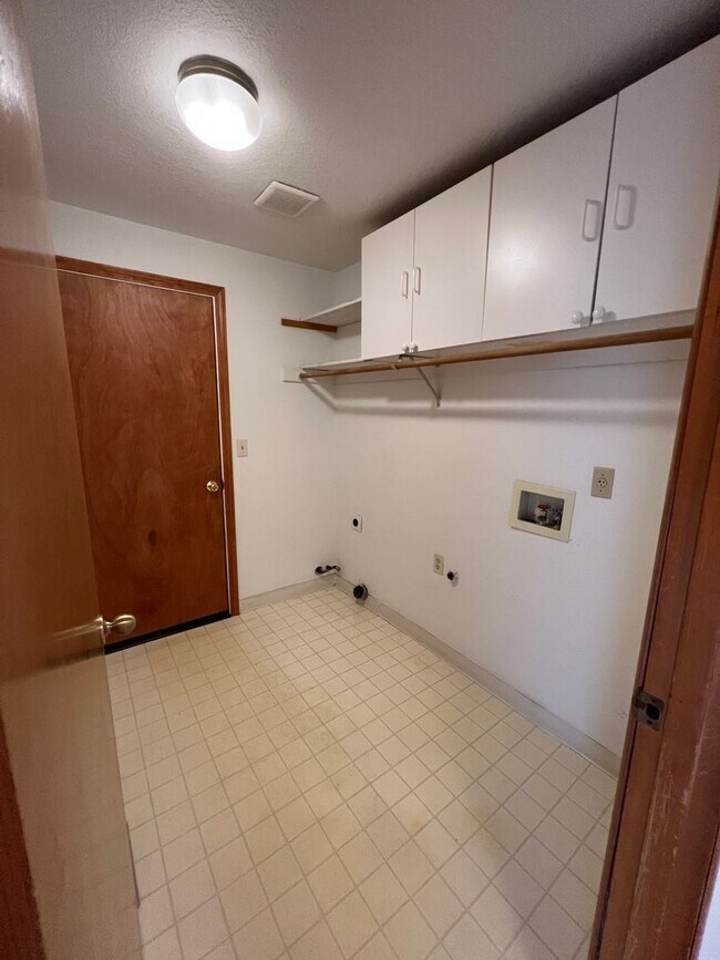 Building Photo - 3 Bedroom Home in Troutdale