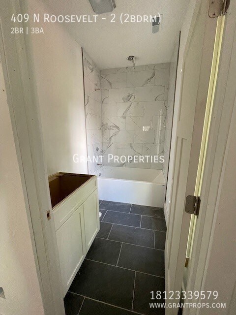 Building Photo - 409.2 2bdrm