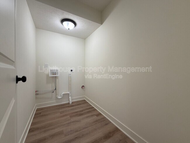 Building Photo - 313 Orchard Ave