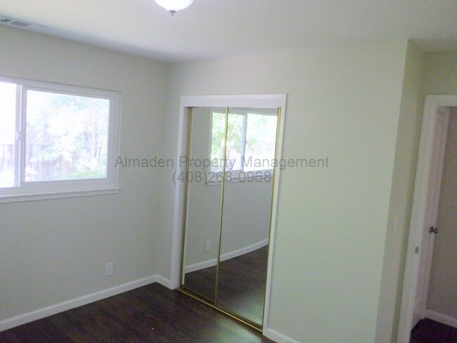 Building Photo - Remodeled Home in Great Location w/ Award Winning Schools & Central A/C!! Pets Negotiable!