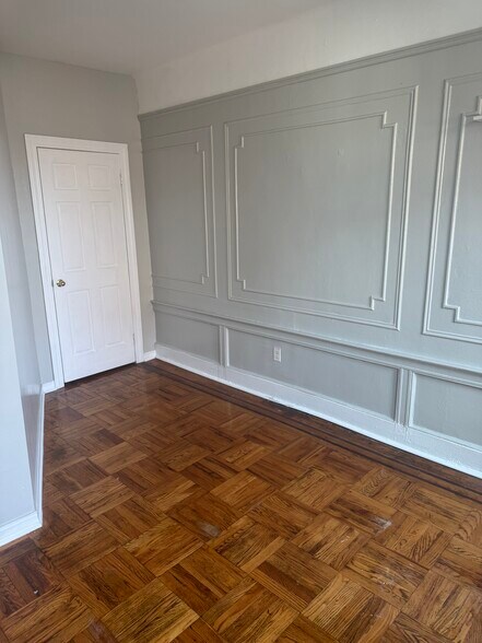 Building Photo - 821 Troy Ave