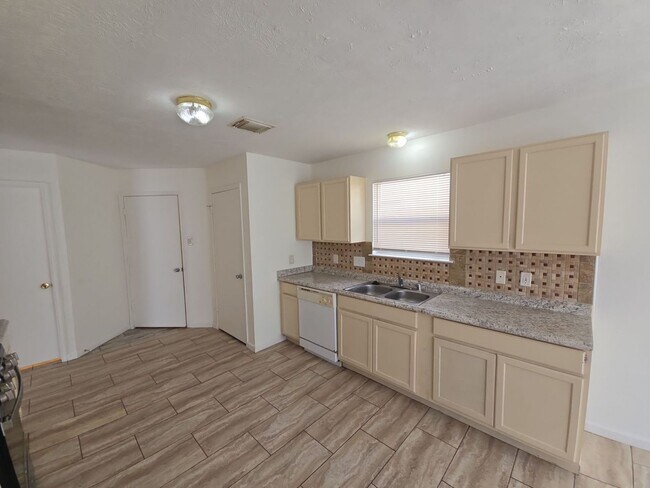 Building Photo - 21802 Westfield Ridge Dr