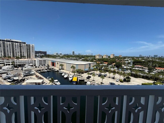 Building Photo - 13155 Ixora Ct
