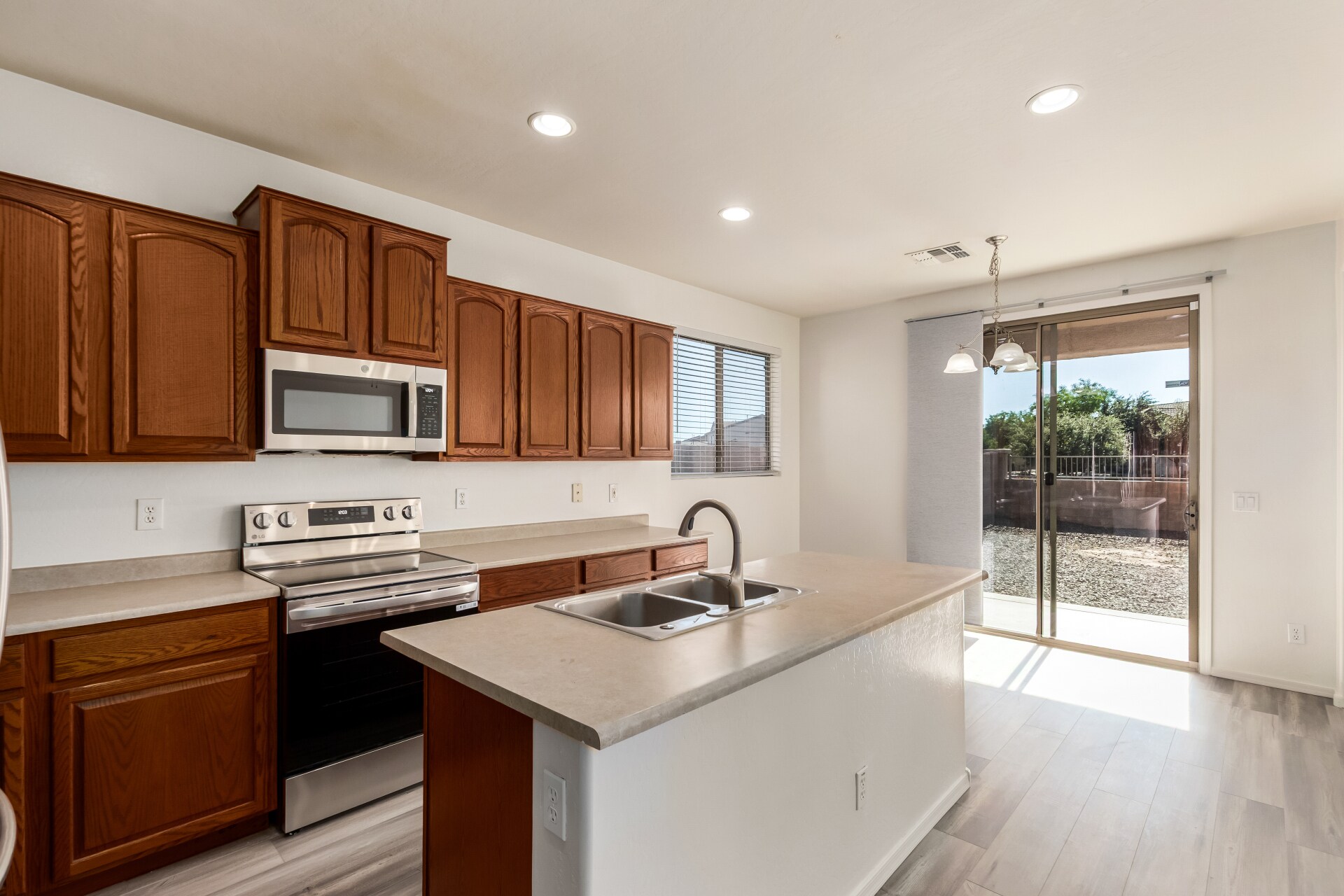 Building Photo - 1927 W Fruit Tree Ln