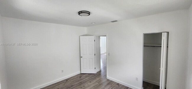 Building Photo - 842 SW 3rd St