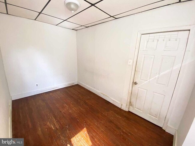 Building Photo - 534 E Indiana Ave