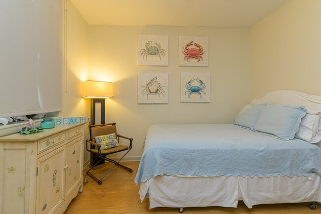 Building Photo - 100 Harbor St