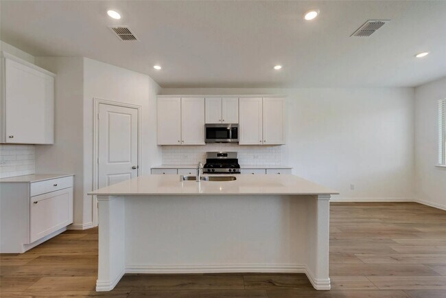 Building Photo - 8412 Butterfly Ln
