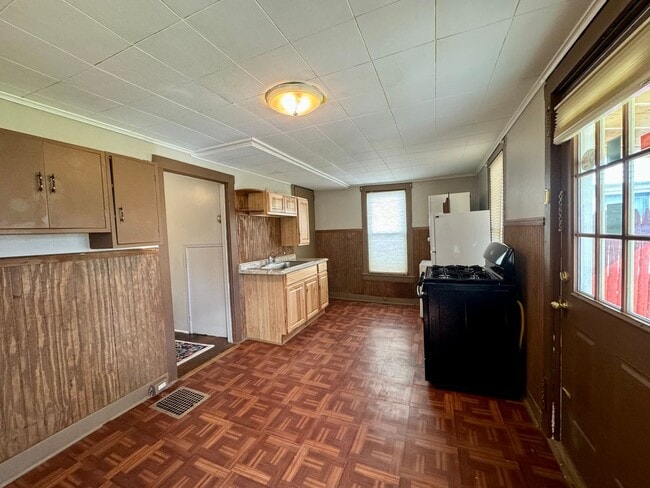 Building Photo - Two bedroom One bath home for rent.  Call today for more information!