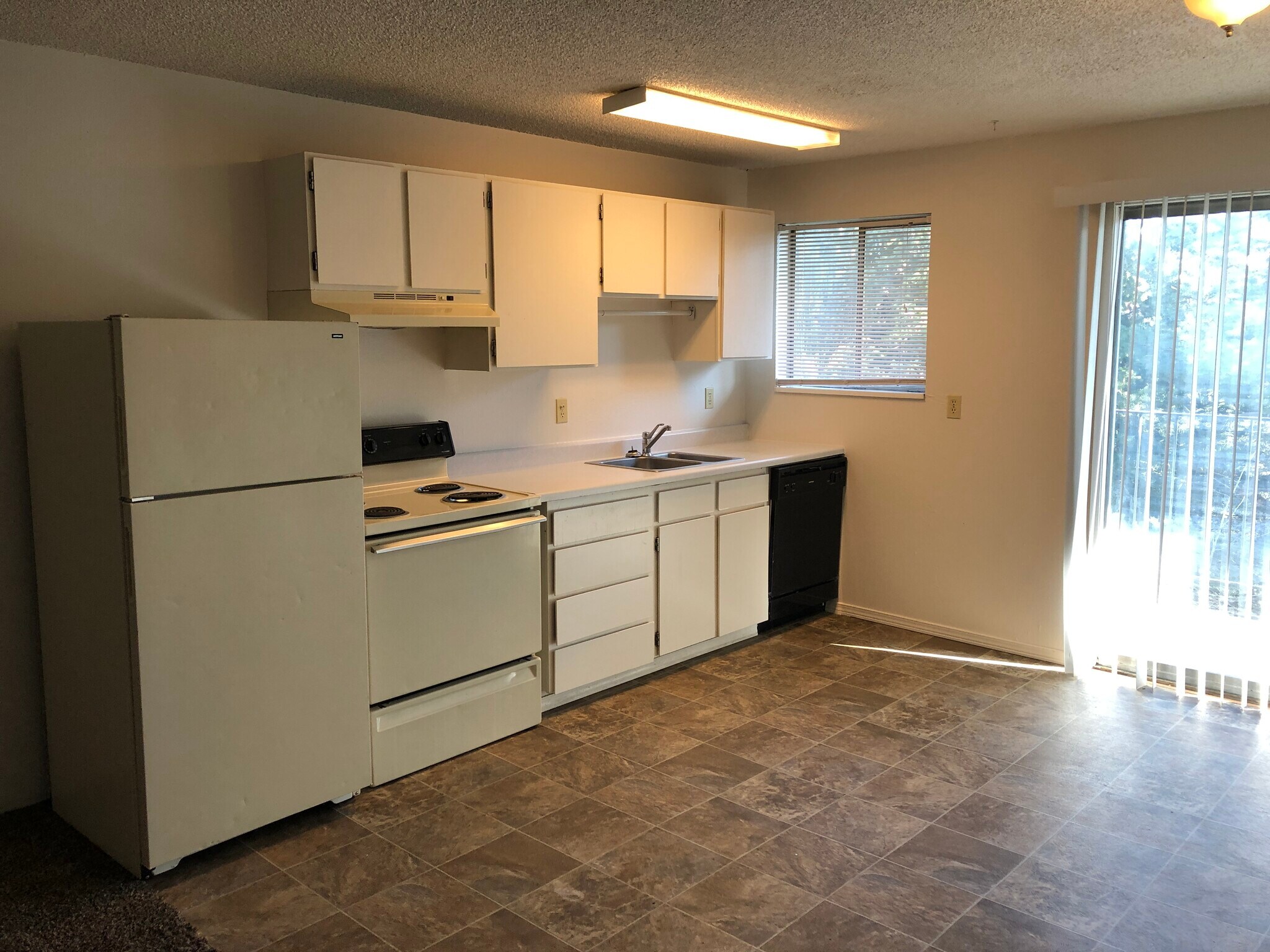 Building Photo - 500 NE Maiden Ln