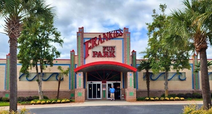 Building Photo - 413 Blue Robin Ln