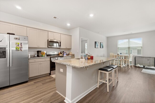 Building Photo - 428 Bearskin Ct