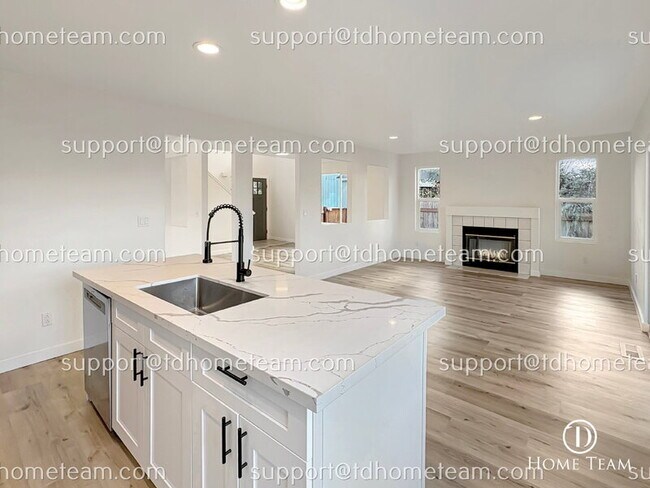 Building Photo - 4743 25th Ave SW