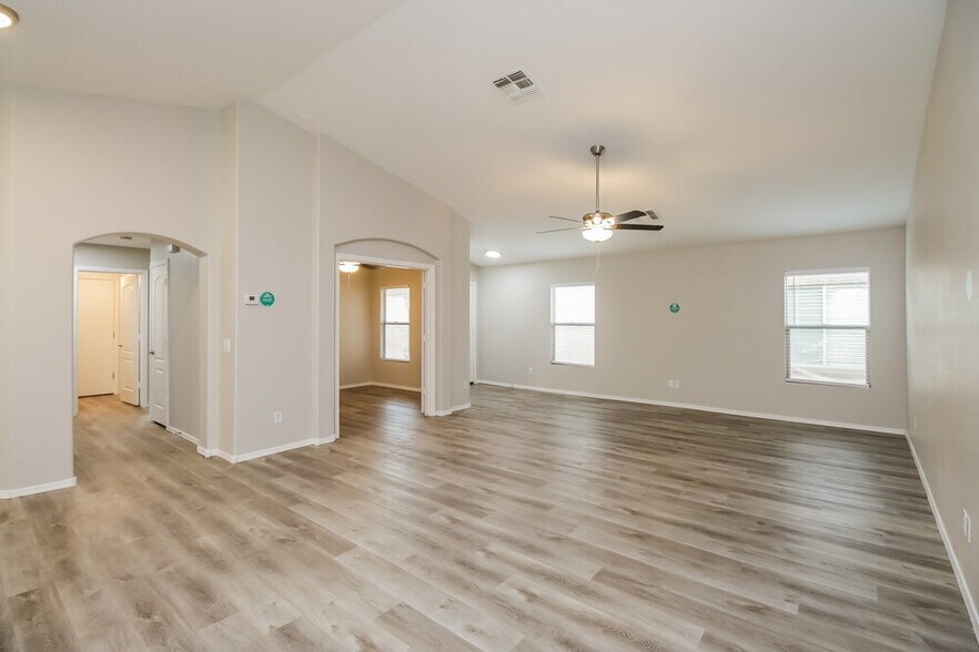 Building Photo - 39378 N Parisi Cir