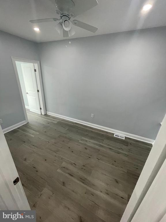 Building Photo - 1839 E Clementine St