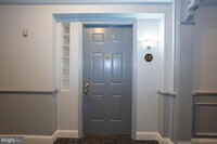 Building Photo - 335 Paoli Pointe Dr