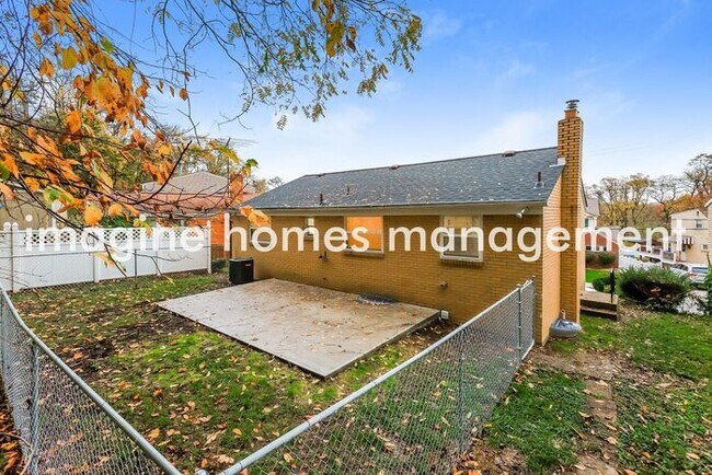 Building Photo - Charming 3 Bedroom for Rent in Brookline!
