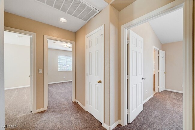 Building Photo - 5716 Breezy Wind Ct