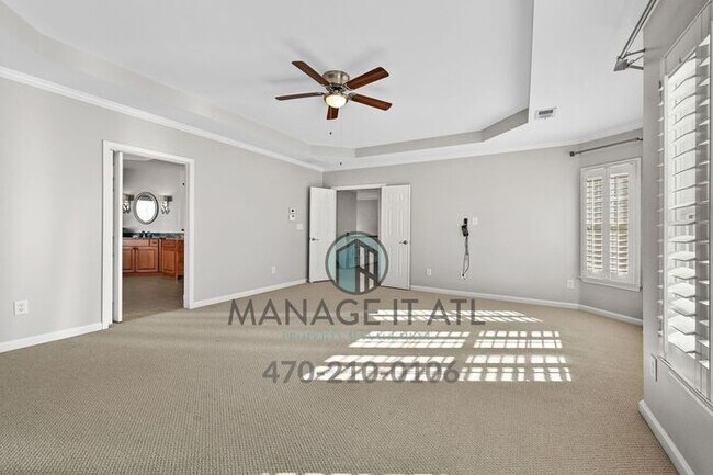 Building Photo - Fabulous 5-bedroom house with modern ameni...