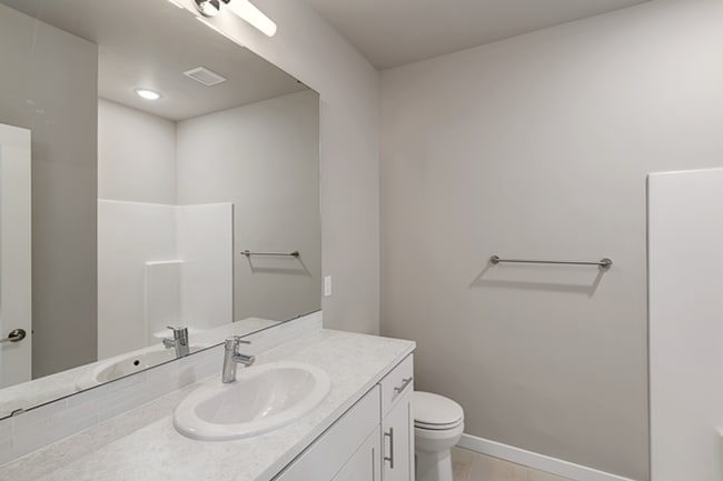Building Photo - Modern 2-Bedroom Townhome in Kenmore Balbi...