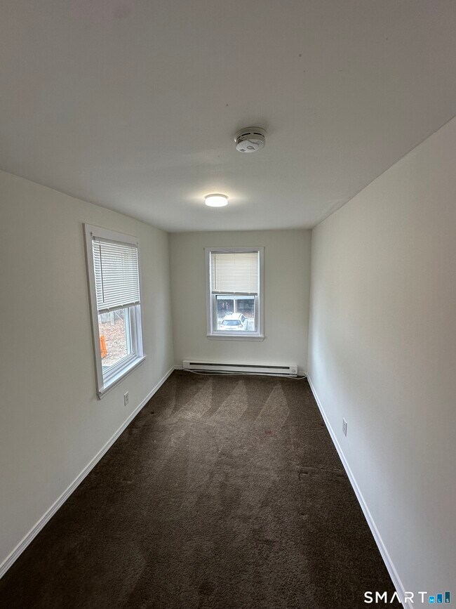 Building Photo - 162 Norwich Ave