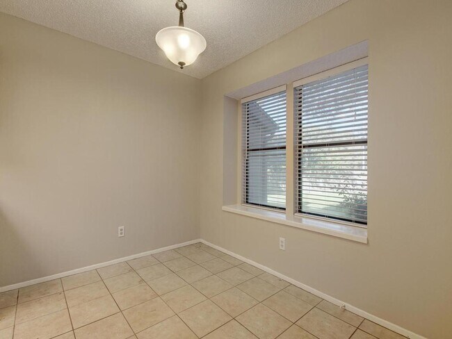 Building Photo - 11301 Jollyville Rd