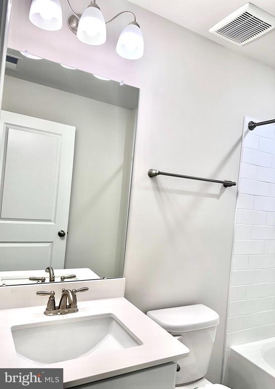 Building Photo - 410 Monte Farm Rd