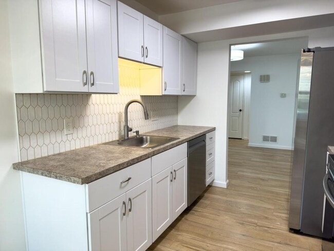 Building Photo - 140 Lindfield Cir