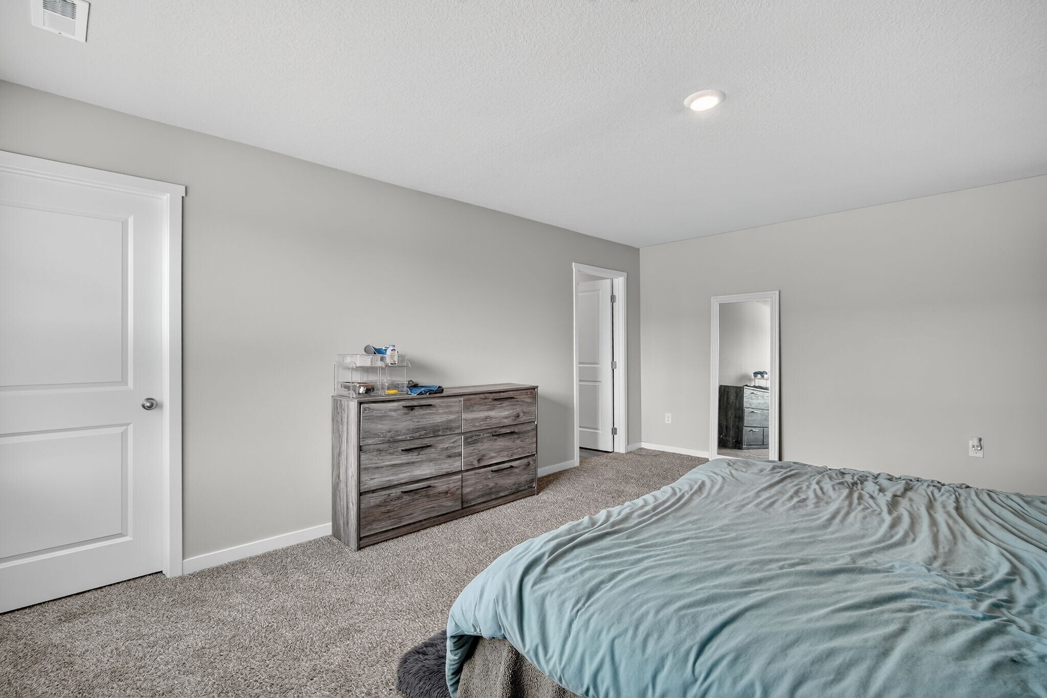 Building Photo - 2541 SE Hawkins Dr