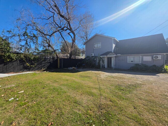 Building Photo - 13433 Topeka St