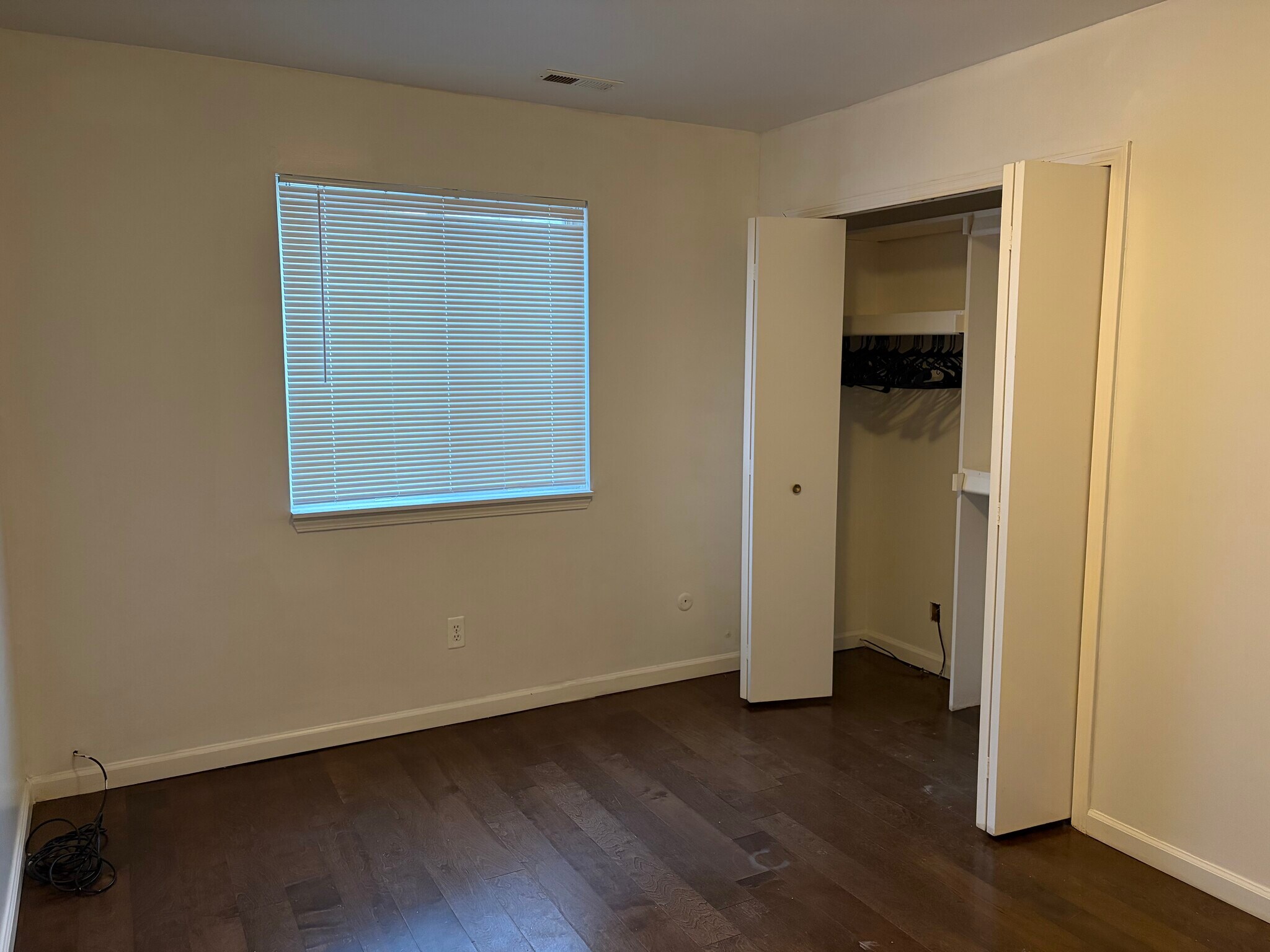 Building Photo - 15541 Frazho Rd