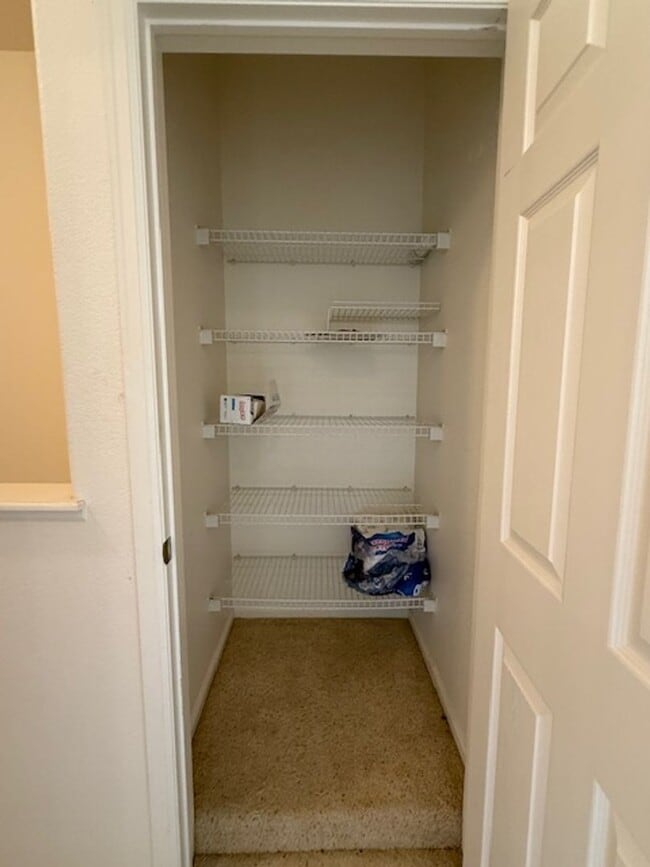 Building Photo - 3 Bed End Unit Townhome near Old Town Arvada