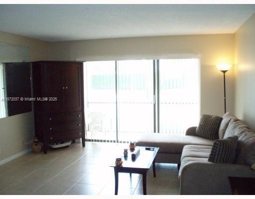 Building Photo - 204 Foxtail Dr