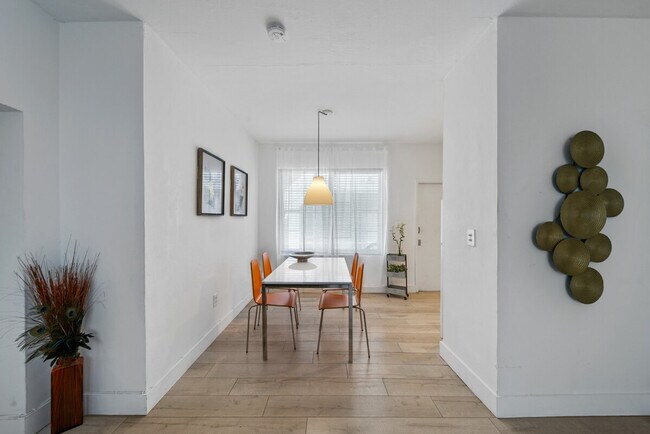 Building Photo - 142 Bay Rd