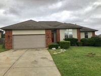 Building Photo - Great  3 bedroom - 2 bathroom - 2 car gara...